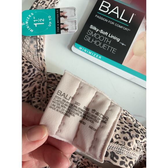 NWT Bali Passion for Comfort Minimizer Smooth Silhouette Underwire Bra 38 D - Picture 5 of 5